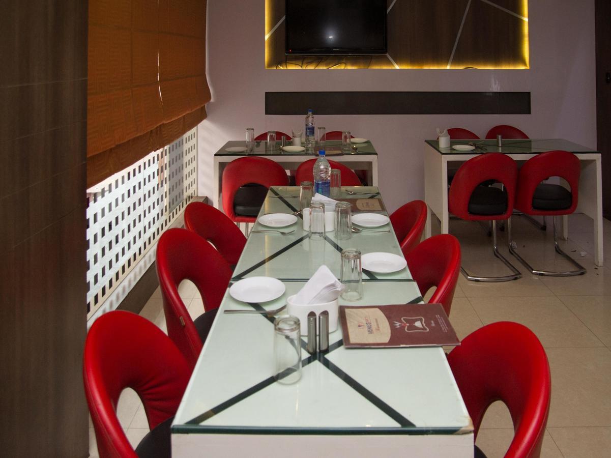 Hotel Oyo 3881 Venus Nxt à Bhubaneswar Extérieur photo